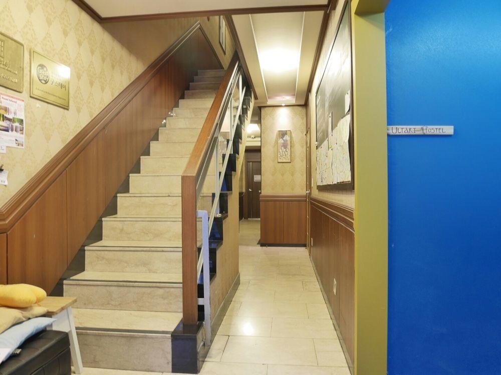 Sinchon Sisters Hostel Seoel Buitenkant foto
