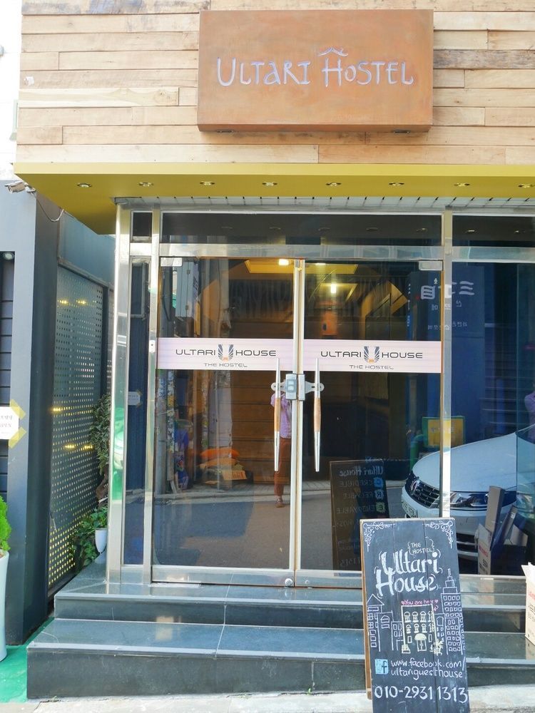 Sinchon Sisters Hostel Seoel Buitenkant foto