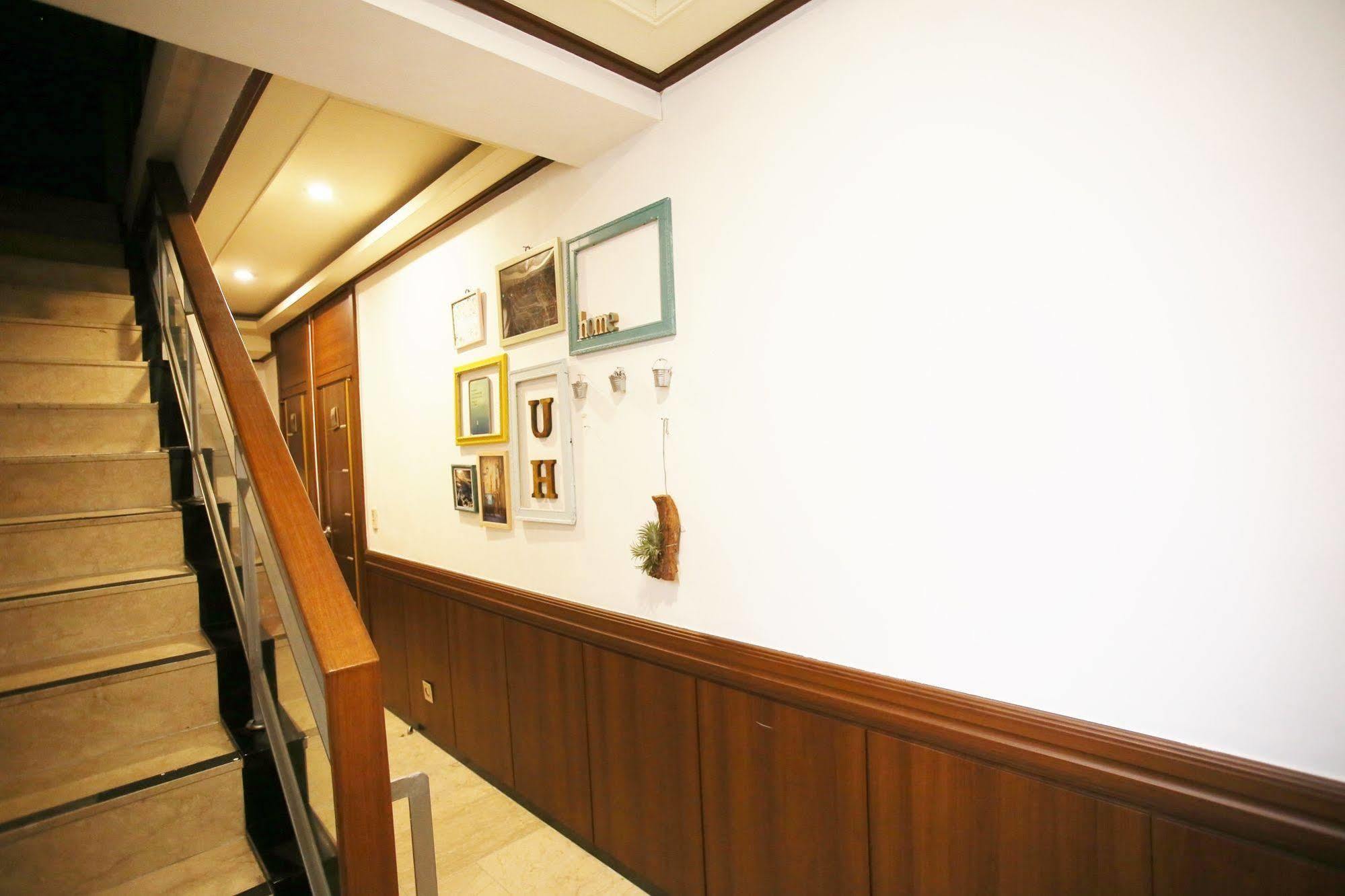 Sinchon Sisters Hostel Seoel Buitenkant foto