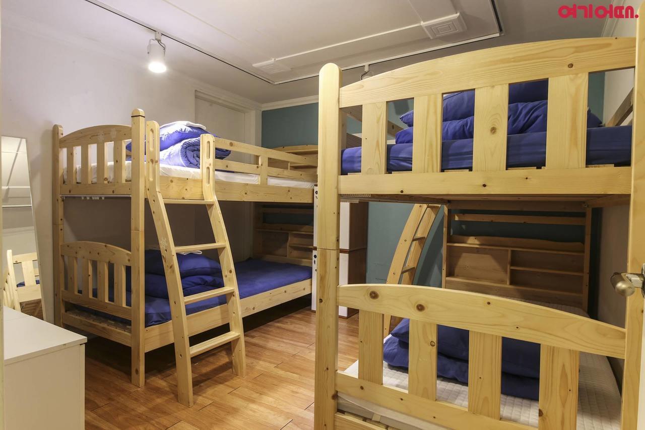 Sinchon Sisters Hostel Seoel Buitenkant foto