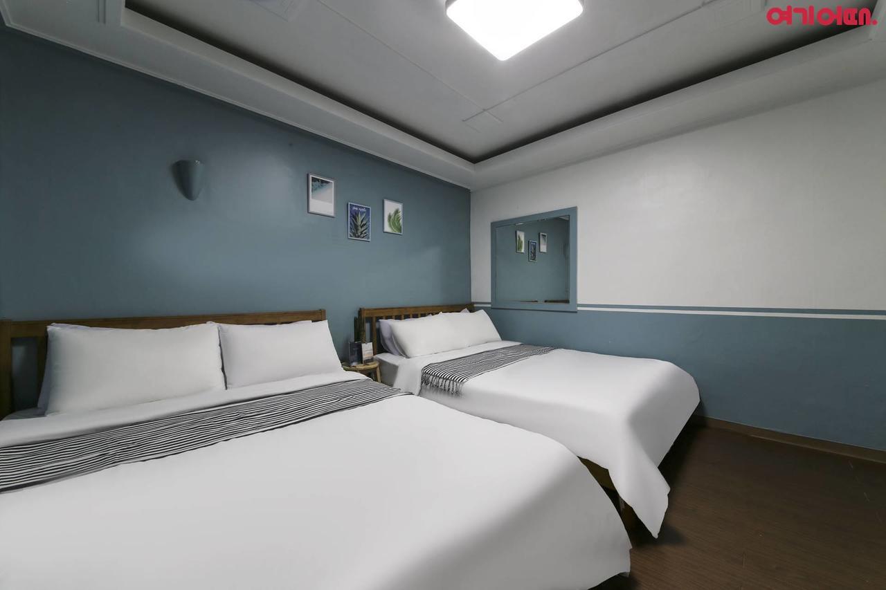 Sinchon Sisters Hostel Seoel Buitenkant foto