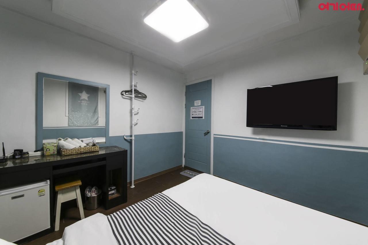 Sinchon Sisters Hostel Seoel Buitenkant foto