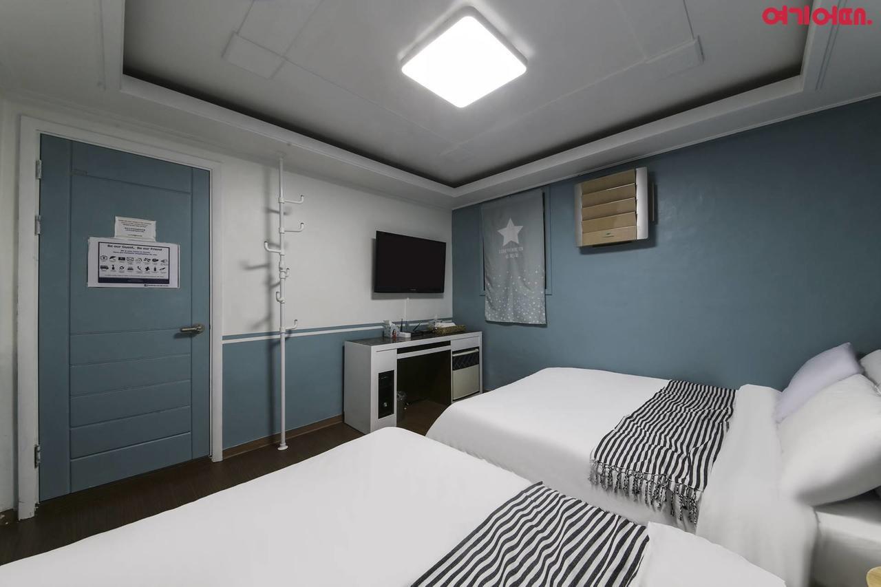 Sinchon Sisters Hostel Seoel Buitenkant foto